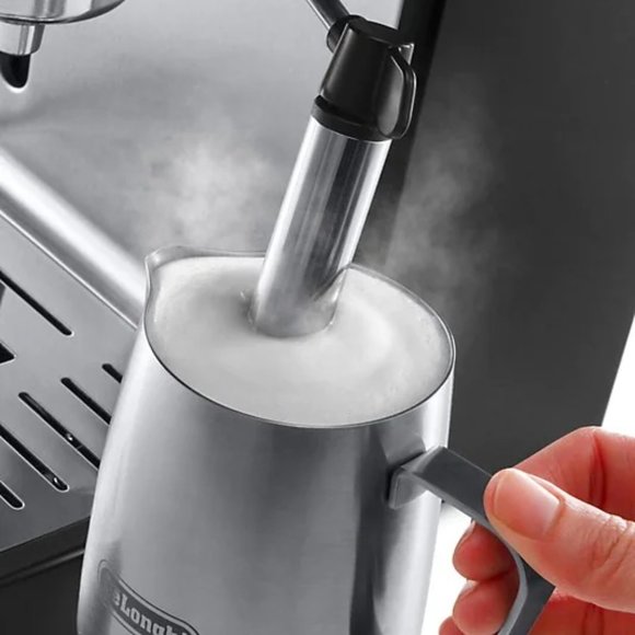 De'Longhi 15-Bar Pump Espresso & Cappuccino Machine Stainless Steel - NEW - Picture 4 of 5